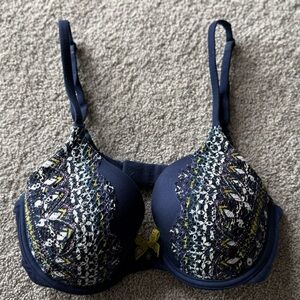 Victoria’s Secret Blue Bra